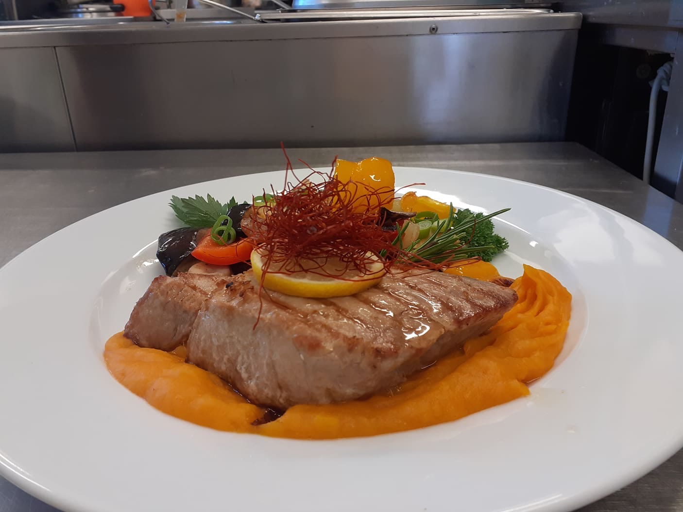 Restaurace a salonek — fotografie 4