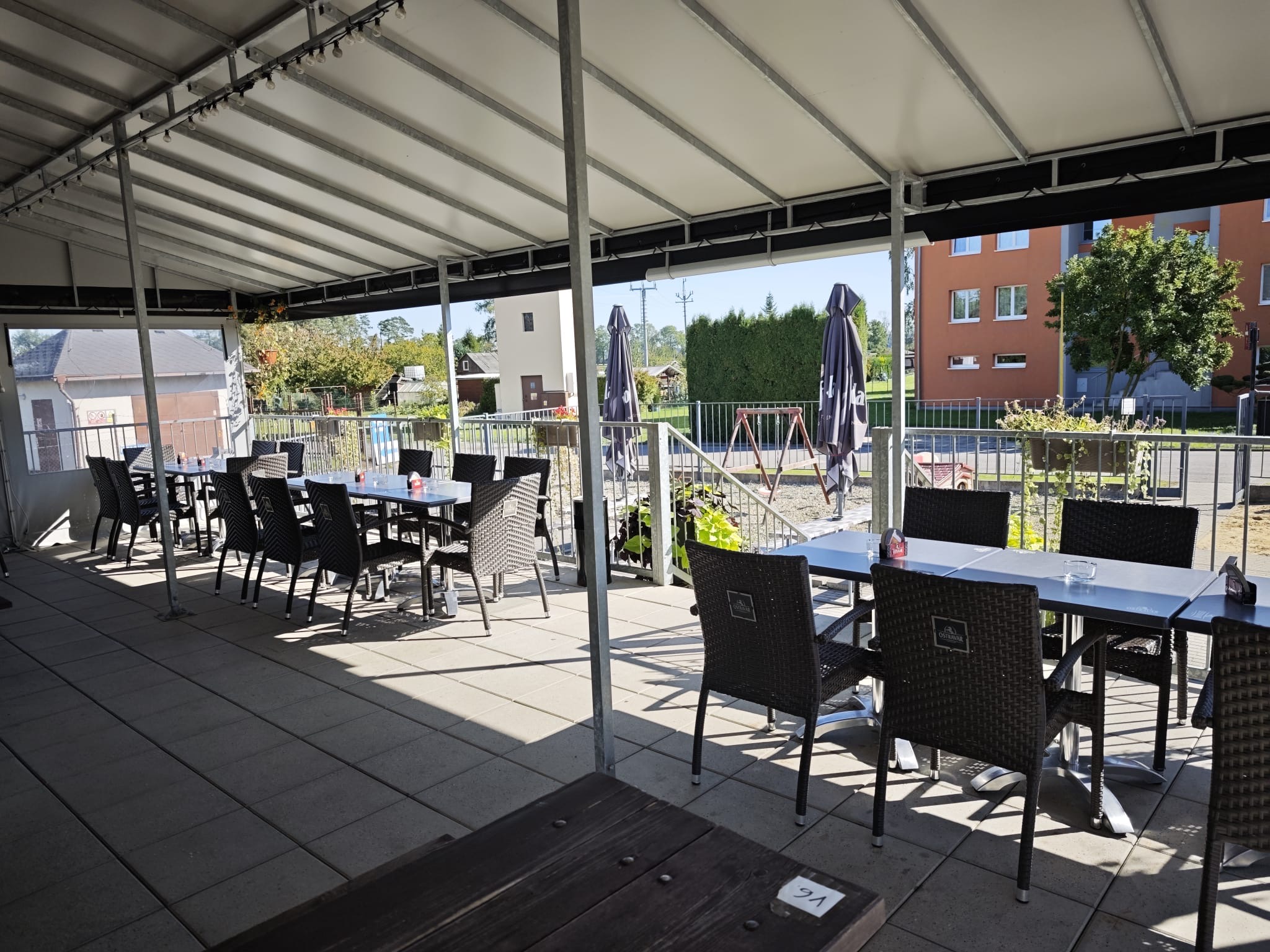 Restaurace a salonek — fotografie 11