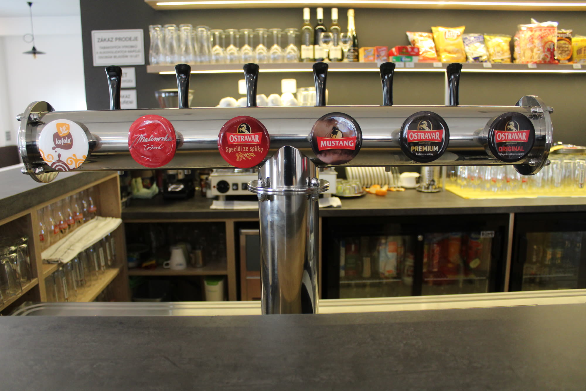 Restaurace a salonek — fotografie 12